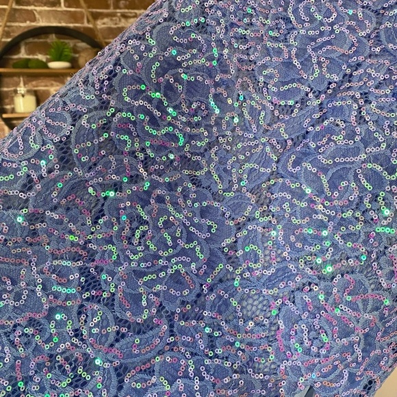 NWT La Femme Periwinkle 28640 Formal Dress Size 4 - Picture 7 of 8